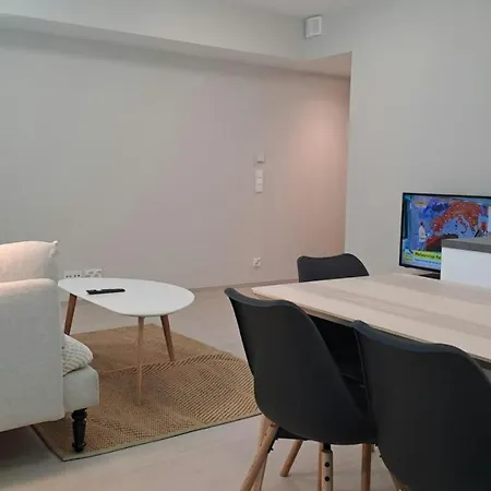 Two Bedroom For 4 *